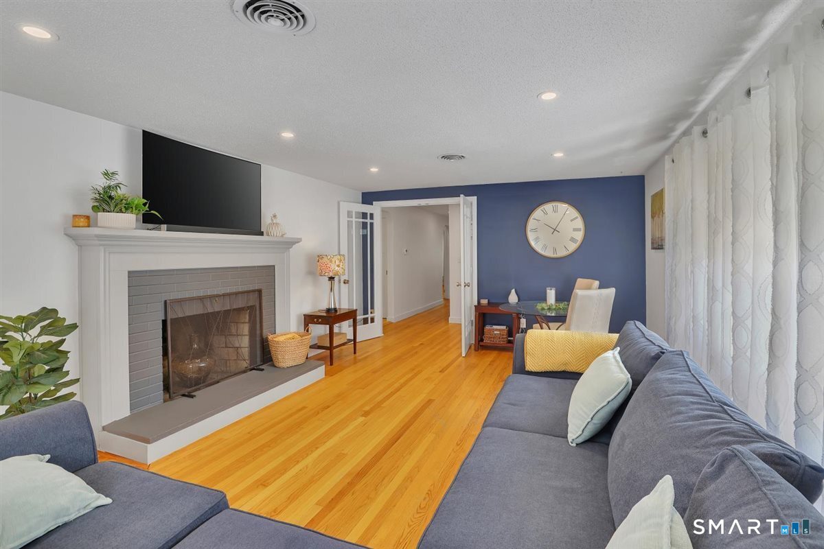 6 Beechwood Circle Cromwell CT 06416