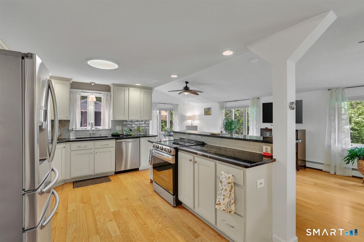 6 Beechwood Circle Cromwell CT 06416
