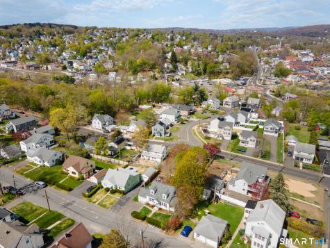 15 Nixon Avenue Naugatuck CT 06770