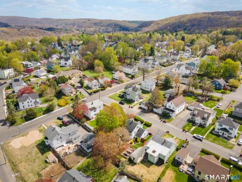 15 Nixon Avenue Naugatuck CT 06770