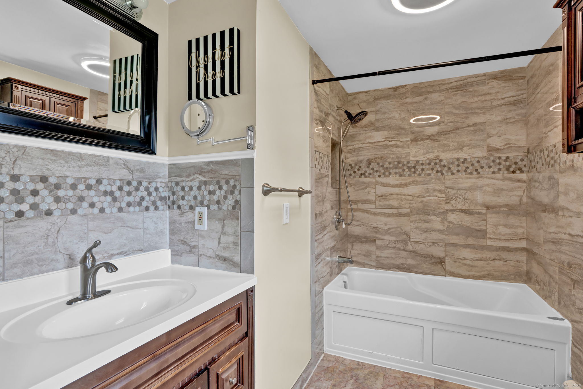 18 Nolan Drive Bloomfield CT 06002