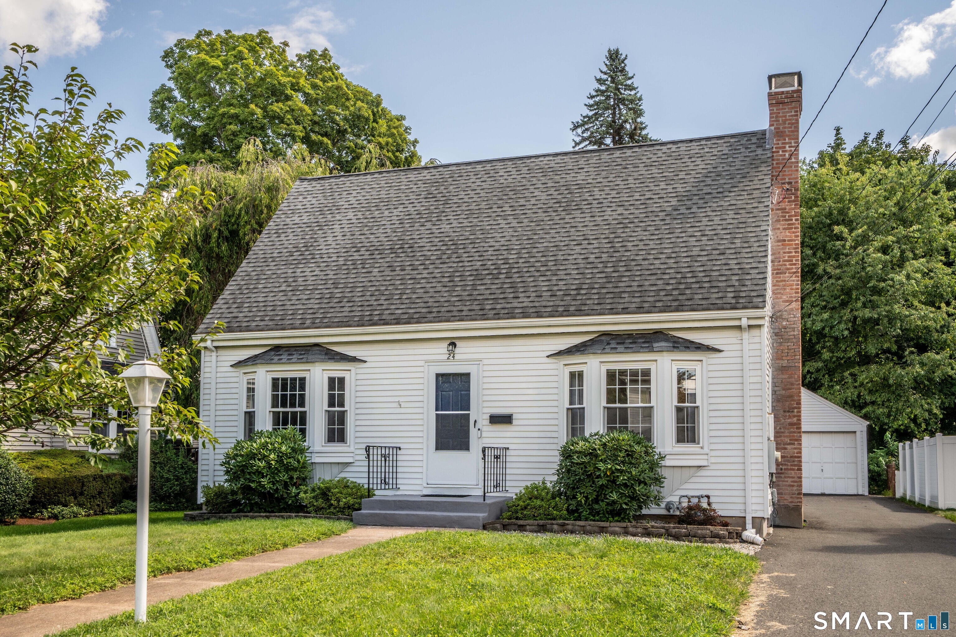 24 Colonial Street West Hartford CT 06110