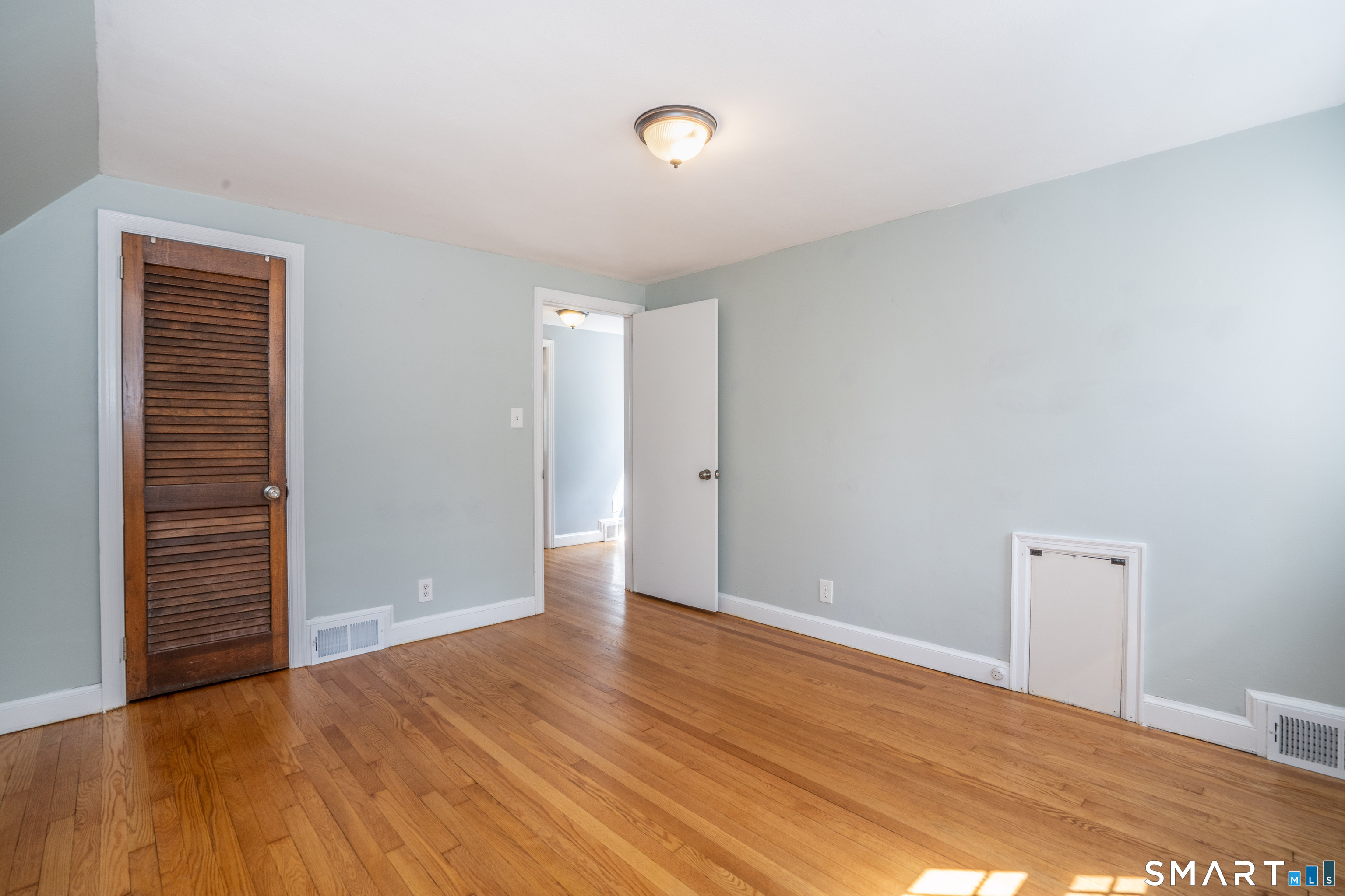 24 Colonial Street West Hartford CT 06110