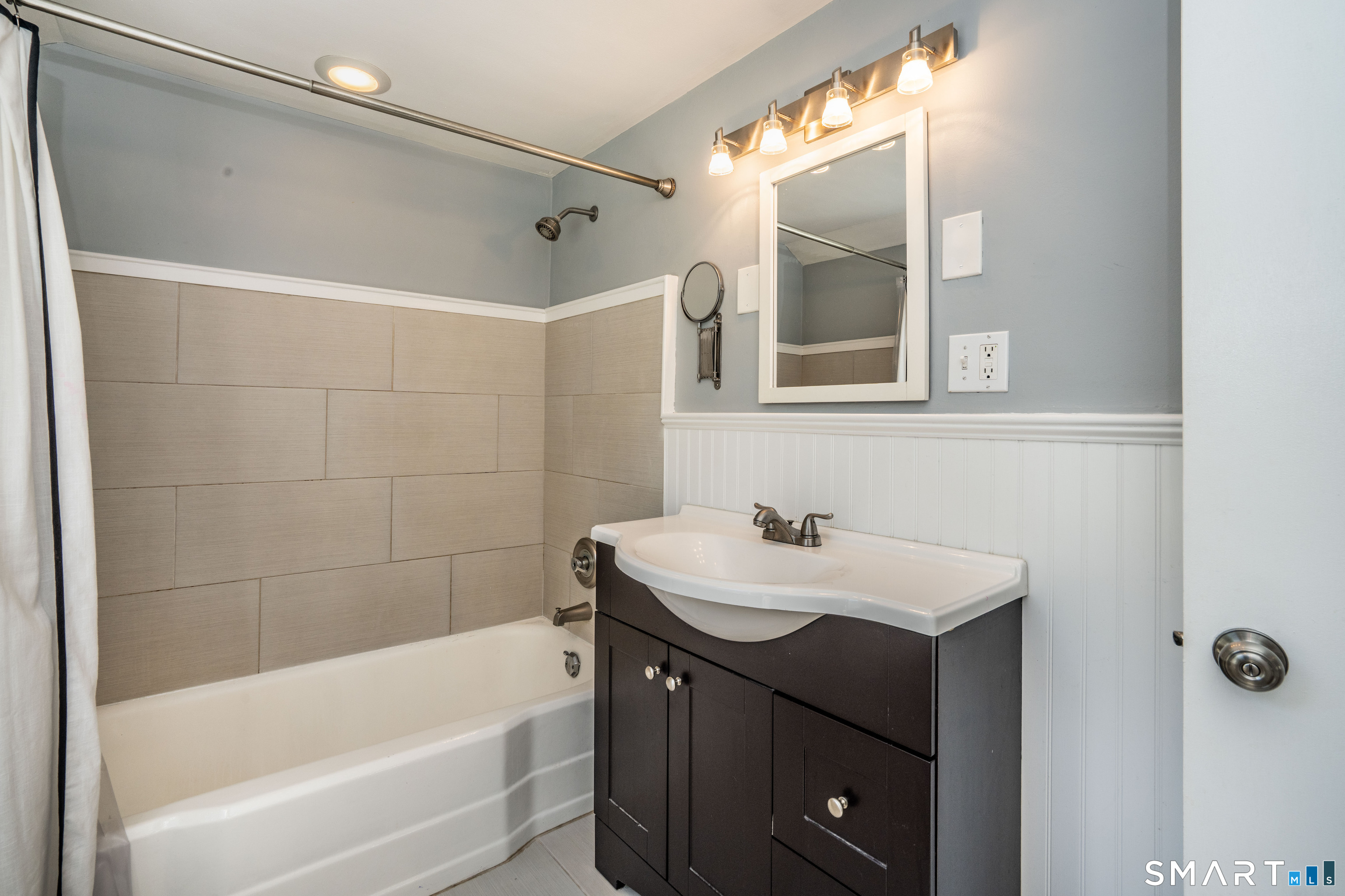 24 Colonial Street West Hartford CT 06110