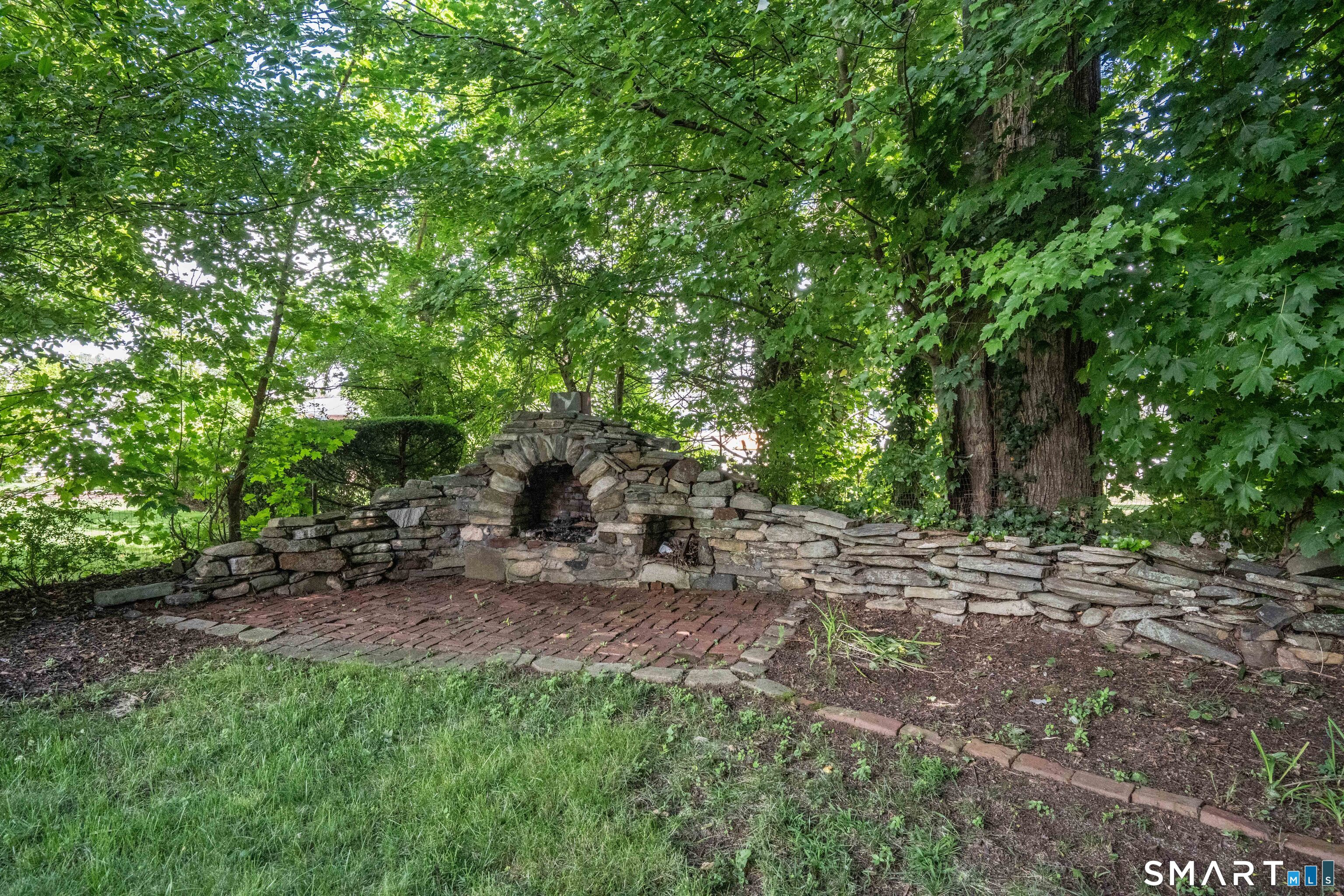 24 Colonial Street West Hartford CT 06110