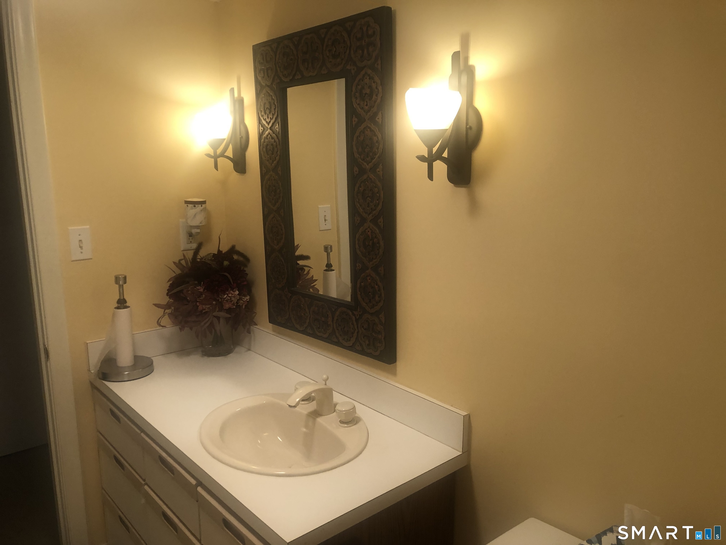 40 Ferncliff Drive West Hartford CT 06117
