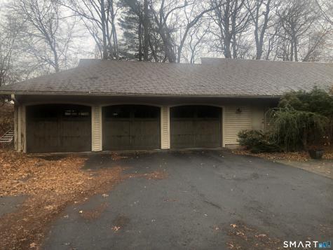 40 Ferncliff Drive West Hartford CT 06117