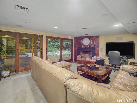 40 Ferncliff Drive West Hartford CT 06117