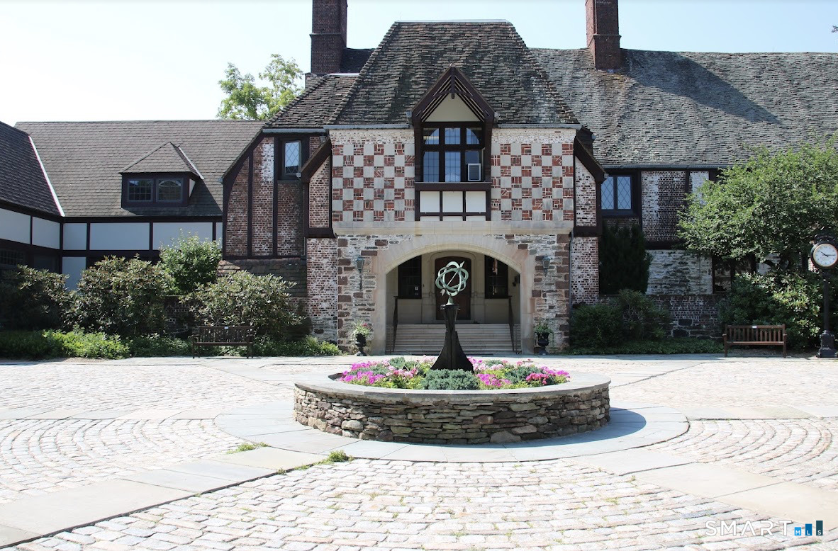 2A Ferncliff Drive West Hartford CT 06117