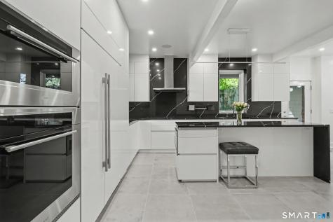 8 Saint Ronan Terrace New Haven CT 06511