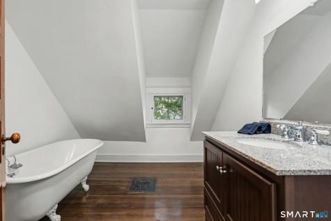 8 Saint Ronan Terrace New Haven CT 06511