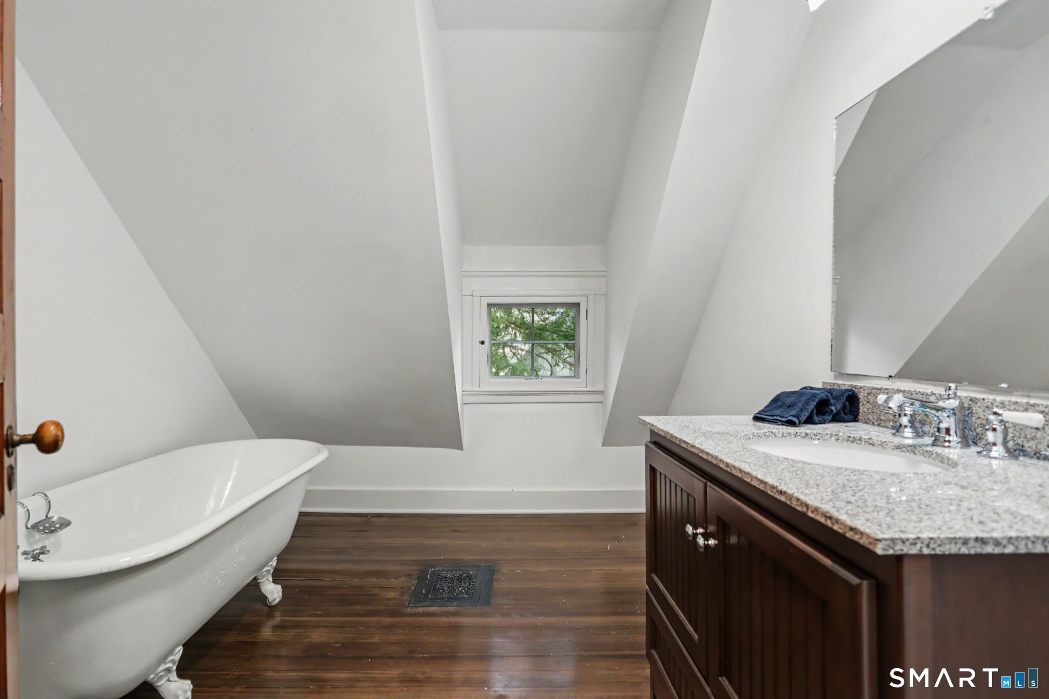 8 Saint Ronan Terrace New Haven CT 06511