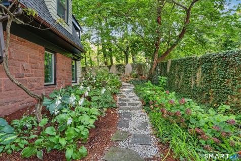 8 Saint Ronan Terrace New Haven CT 06511
