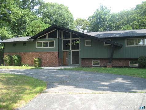 10 Royal Oaks Drive Norwich CT 06360