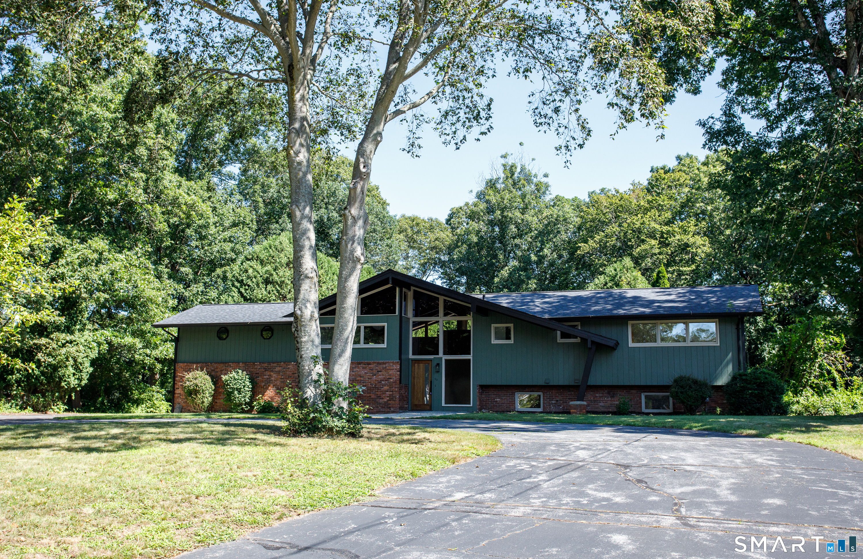 10 Royal Oaks Drive Norwich CT 06360