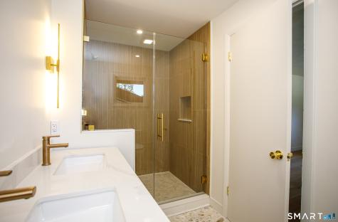 10 Royal Oaks Drive Norwich CT 06360