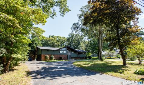 10 Royal Oaks Drive Norwich CT 06360
