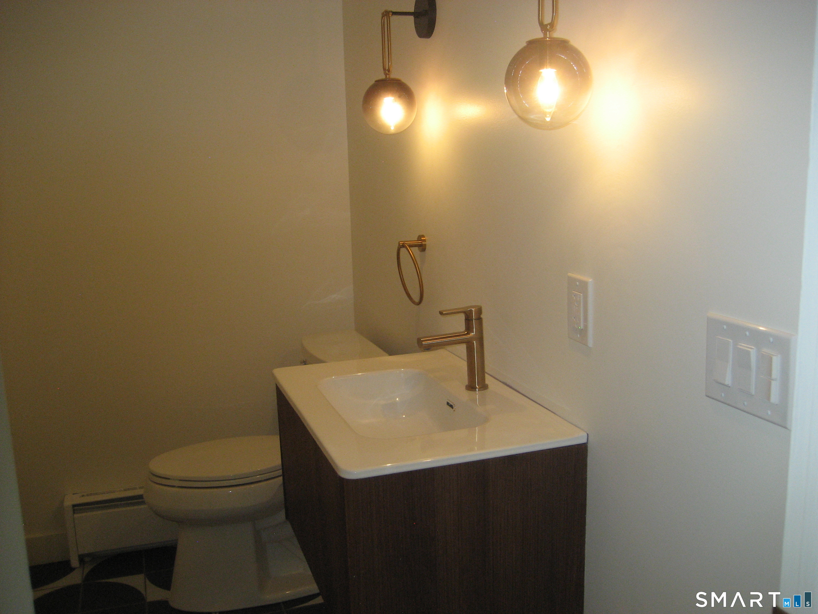 10 Royal Oaks Drive Norwich CT 06360