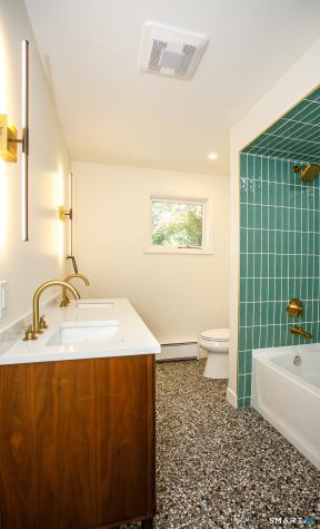 10 Royal Oaks Drive Norwich CT 06360