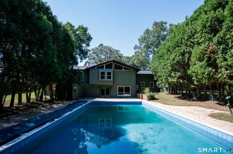 10 Royal Oaks Drive Norwich CT 06360