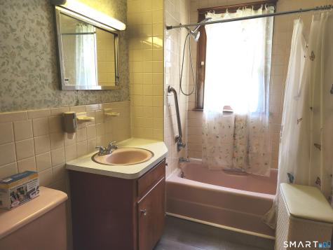 47 Ashworth Street Manchester CT 06040