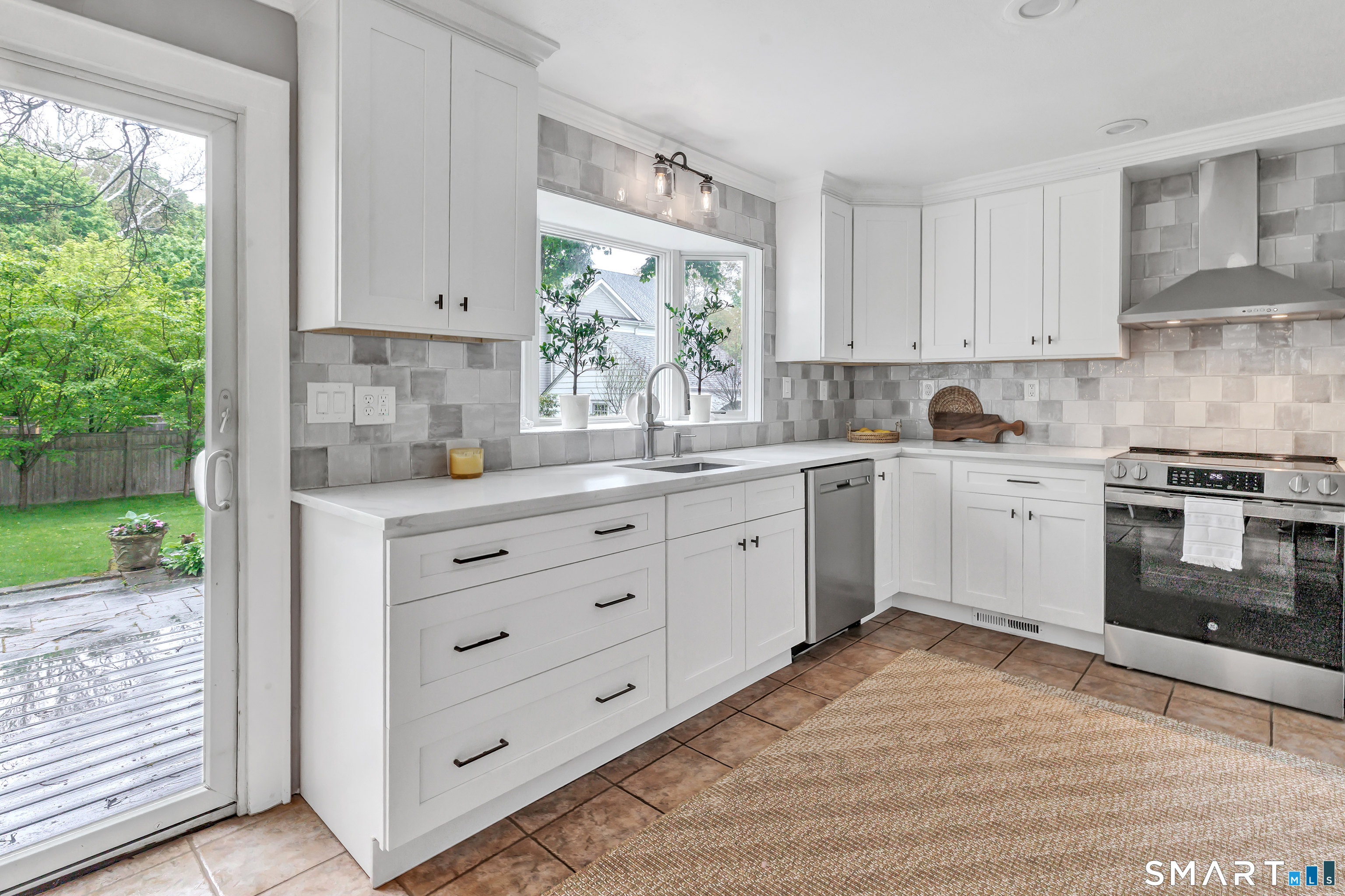 464 Round Hill Road Fairfield CT 06824