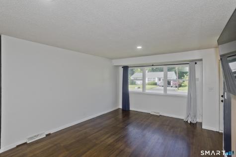 19 Yale Drive Enfield CT 06082