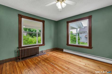 14 Main Street East Hampton CT 06424