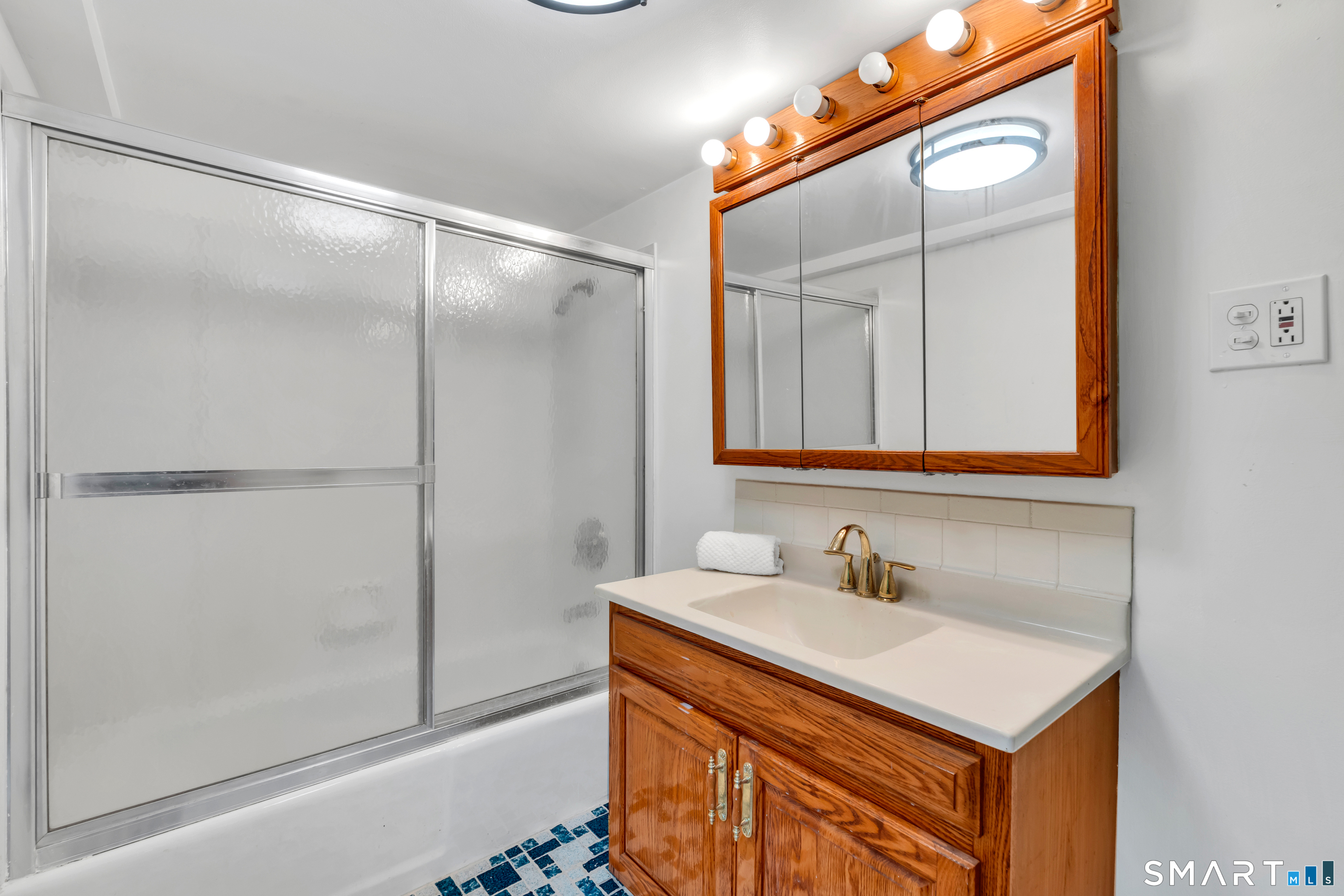 14 Main Street East Hampton CT 06424