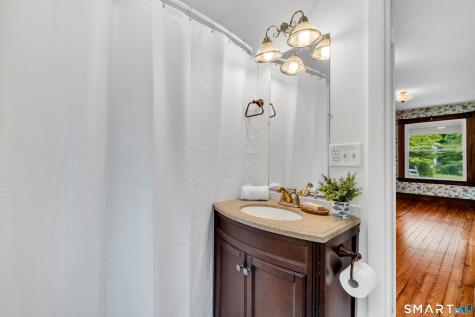 14 Main Street East Hampton CT 06424