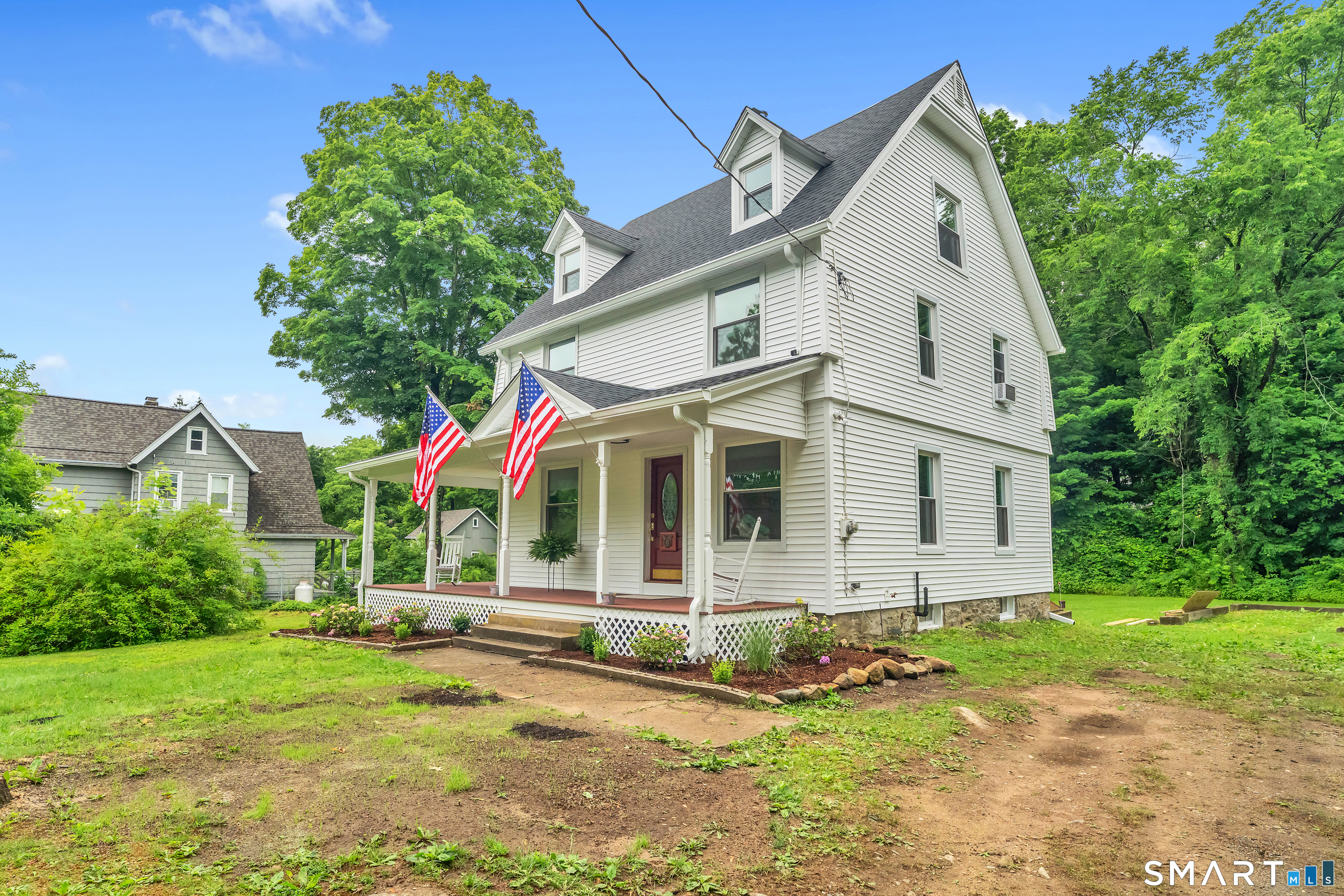 14 Main Street East Hampton CT 06424