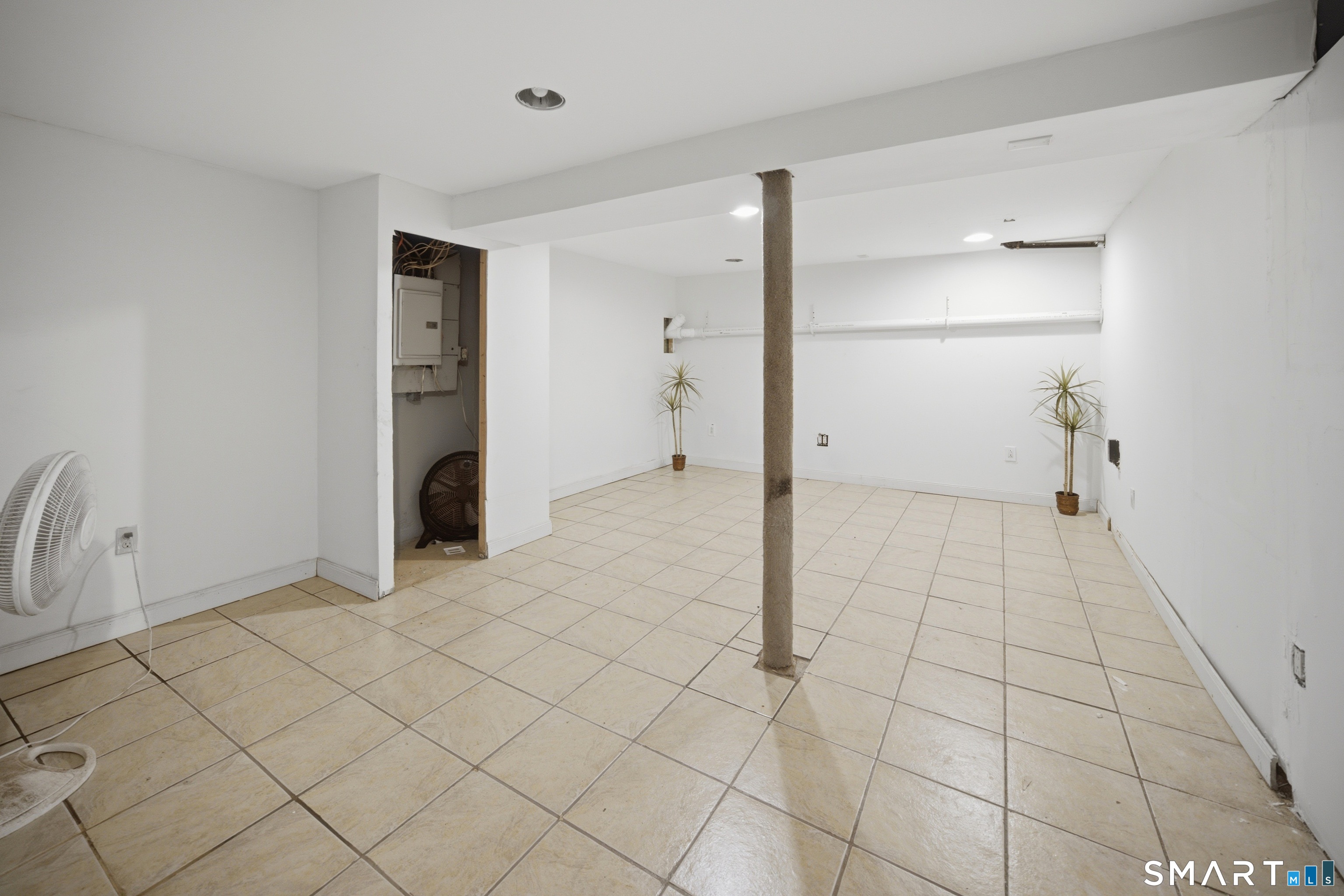 10 Elaine Drive East Windsor CT 06088