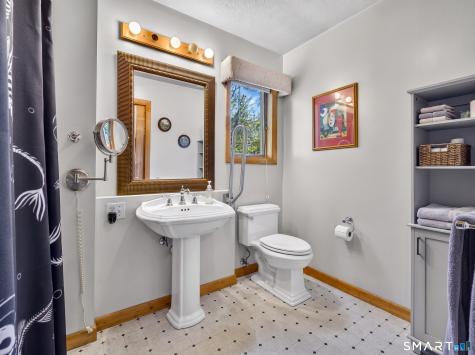 7 Bloomingdale Road Waterford CT 06375