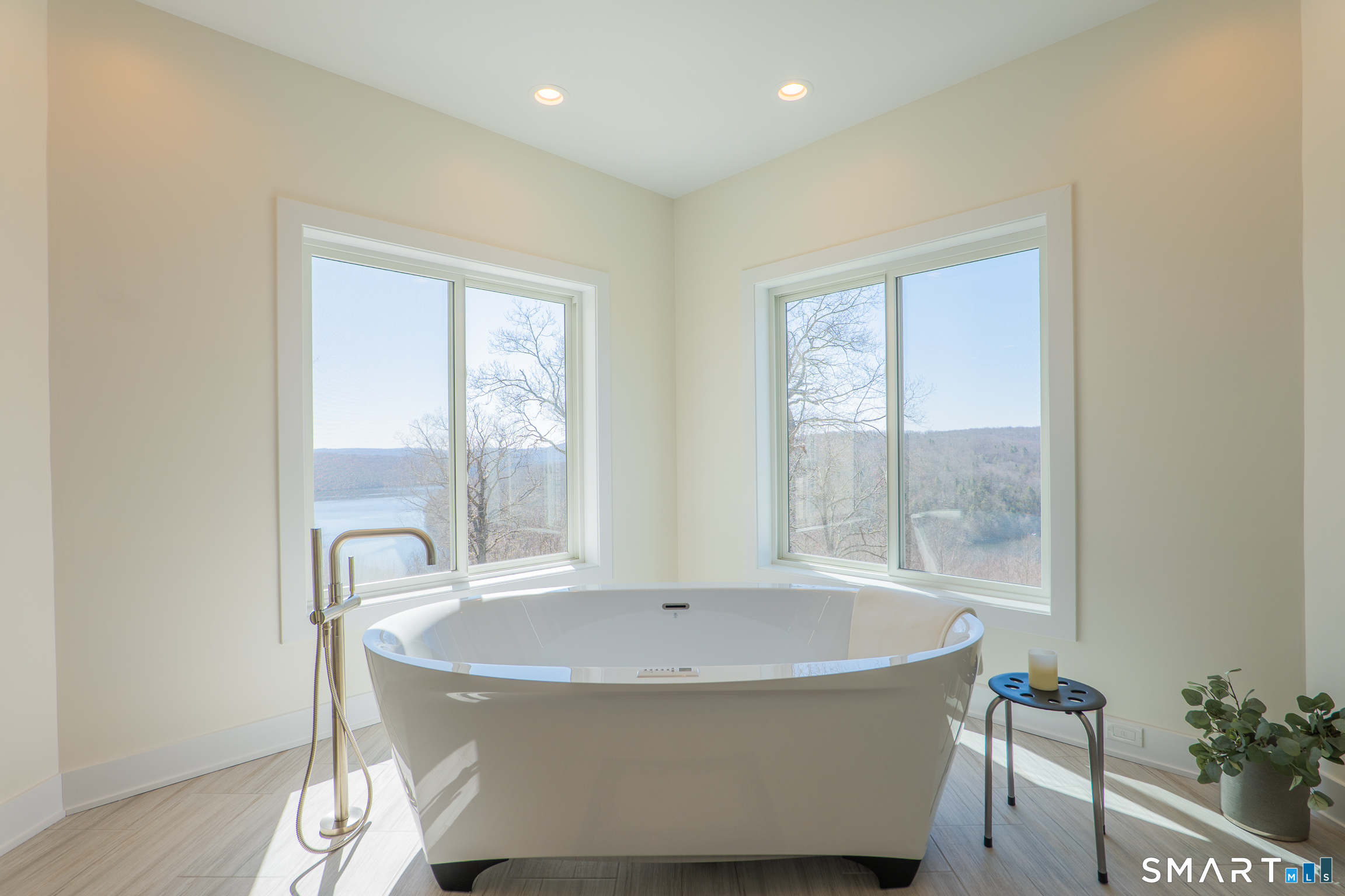 216 Kuhne Road Southbury CT 06488