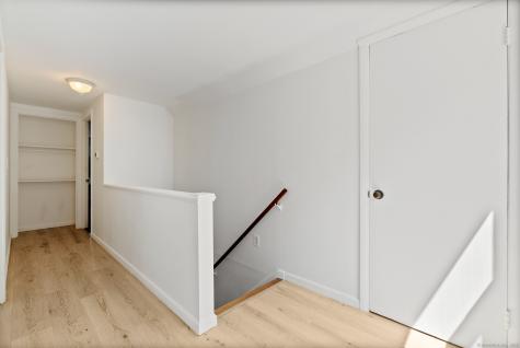 24 Pine Street Waterford CT 06385