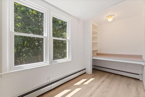 24 Pine Street Waterford CT 06385