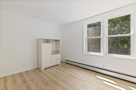 24 Pine Street Waterford CT 06385