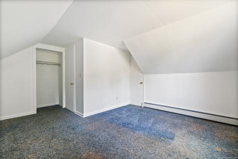 24 Pine Street Waterford CT 06385