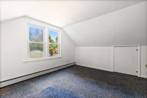 24 Pine Street Waterford CT 06385