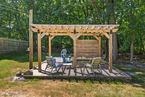 24 Pine Street Waterford CT 06385