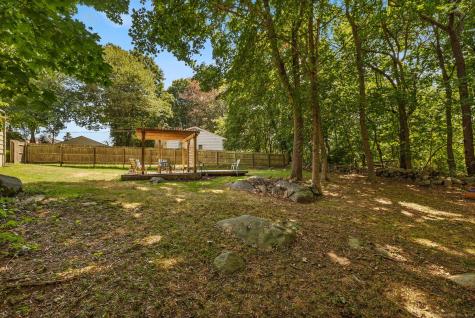 24 Pine Street Waterford CT 06385