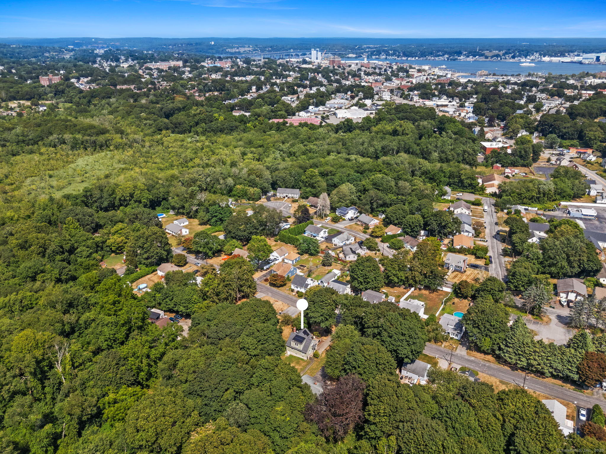 24 Pine Street Waterford CT 06385