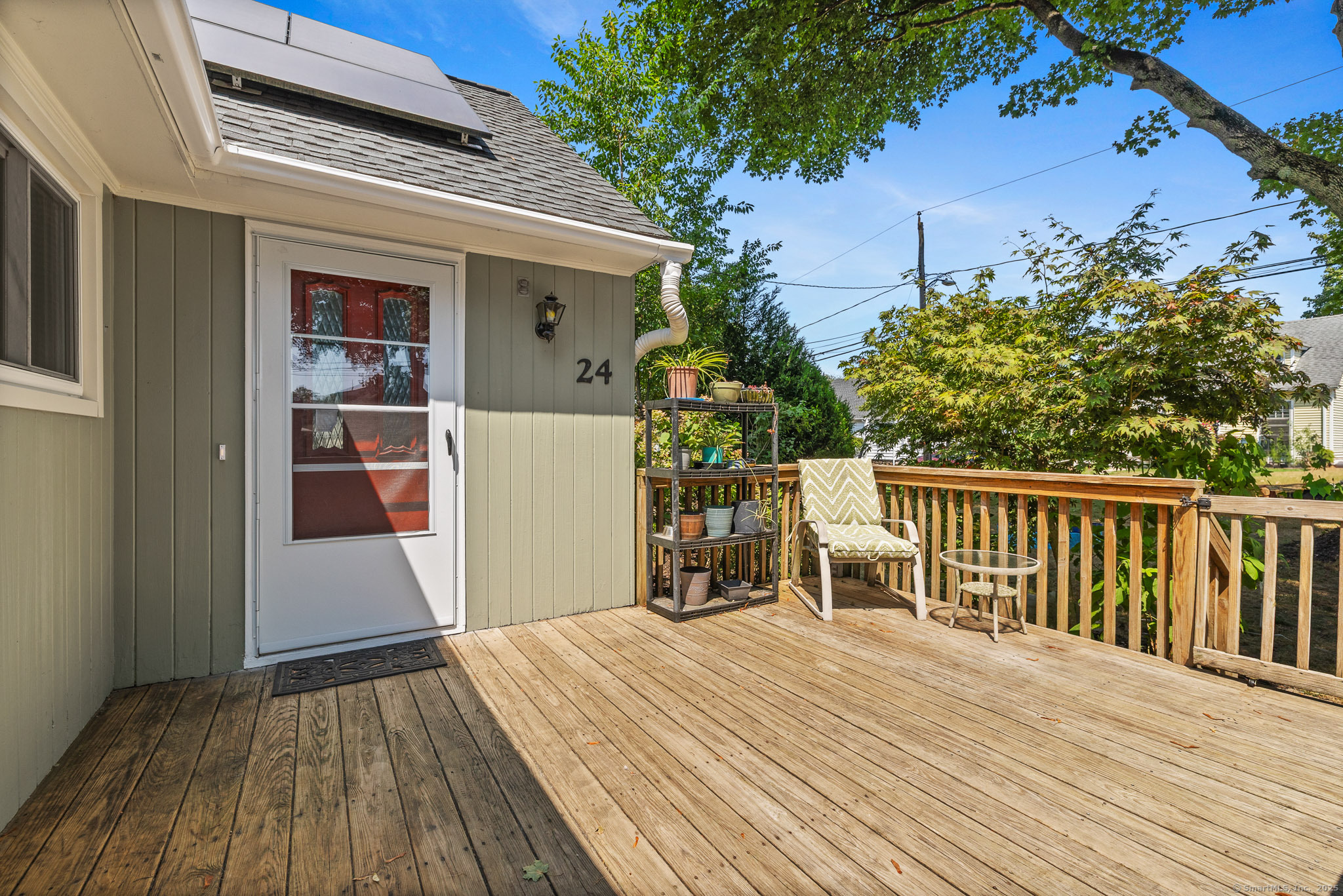 24 Pine Street Waterford CT 06385