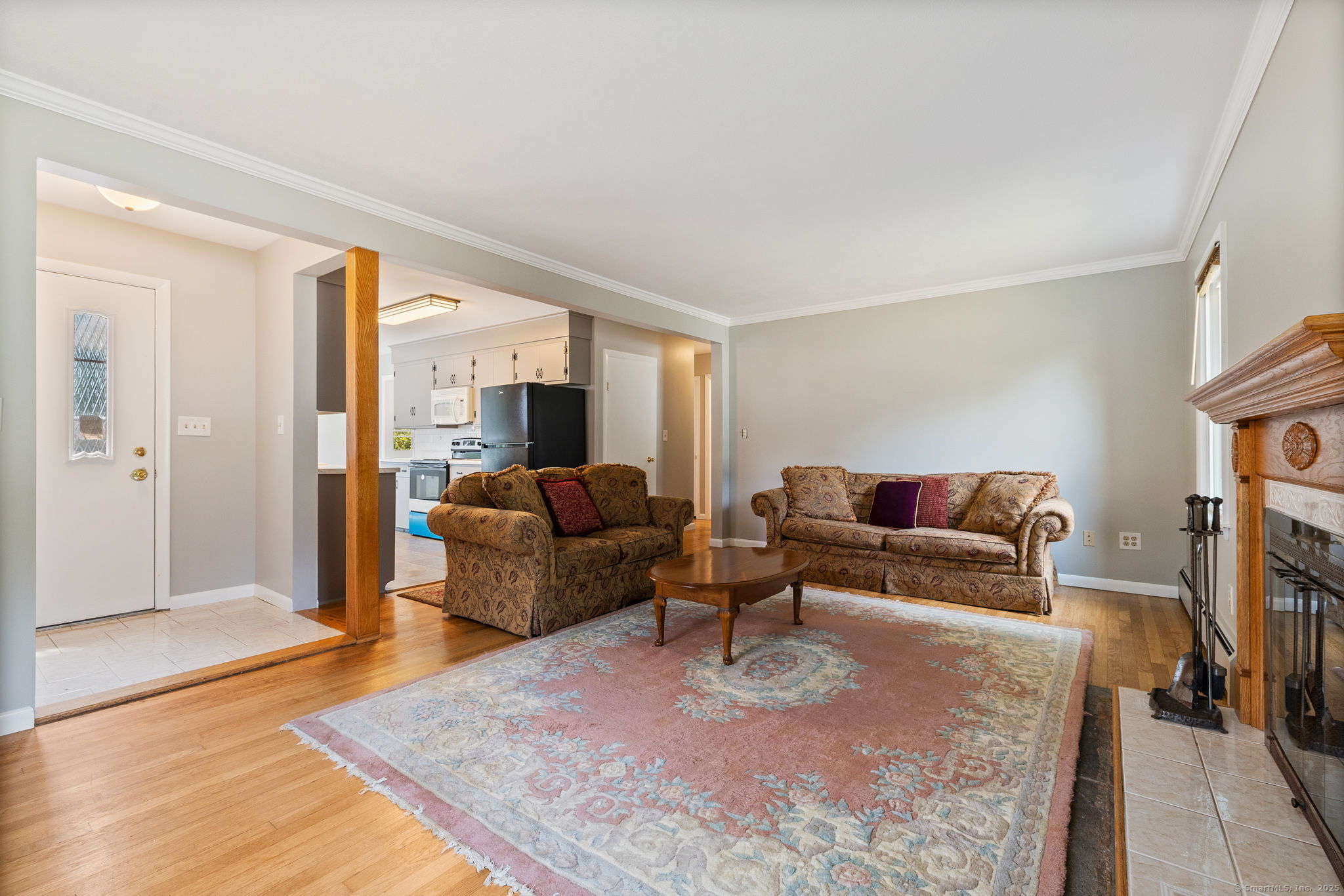 24 Pine Street Waterford CT 06385