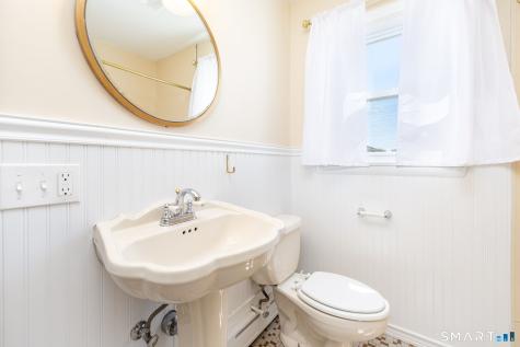 2 Charles Street New London CT 06320