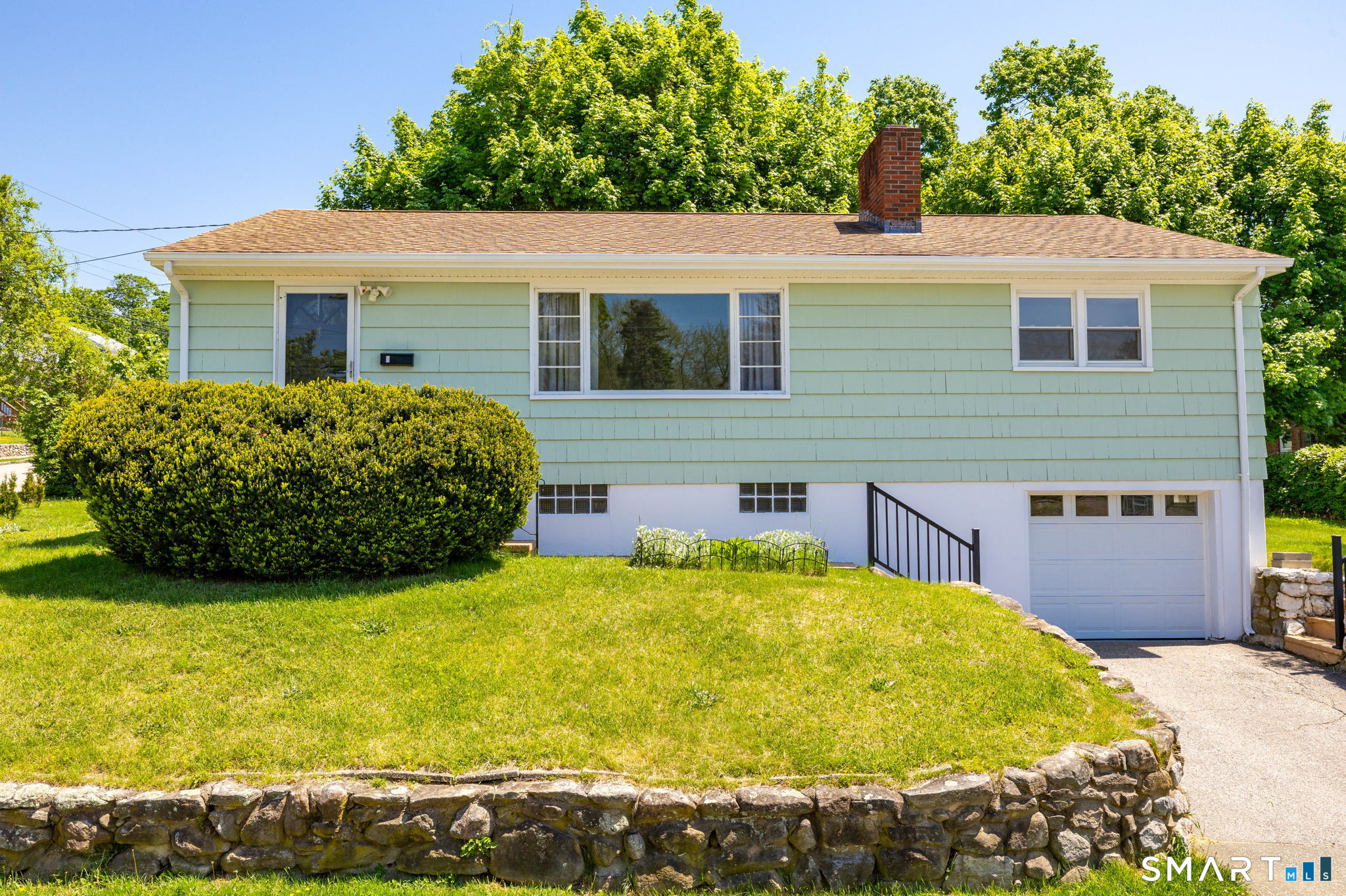 2 Charles Street New London CT 06320