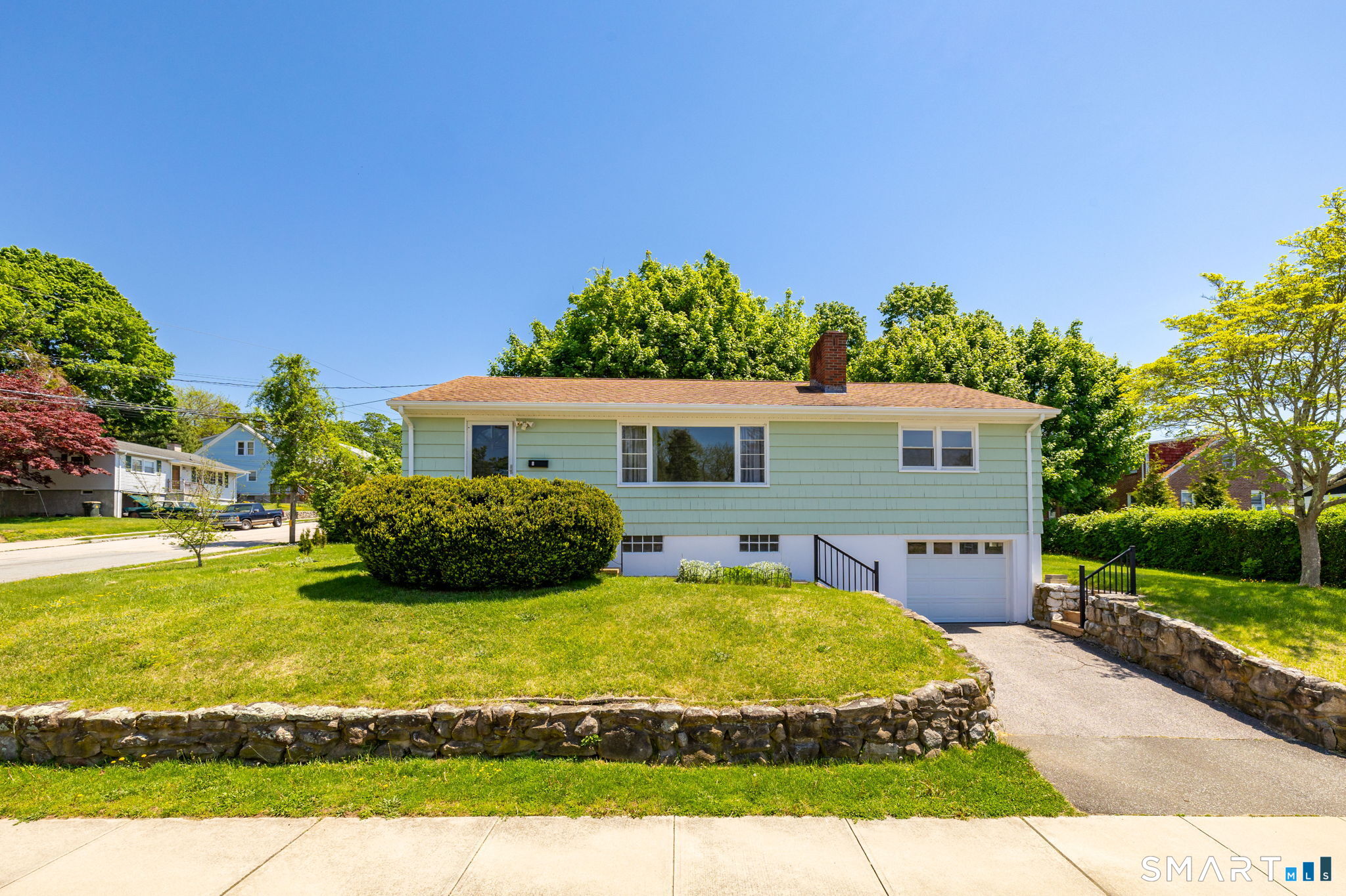 2 Charles Street New London CT 06320
