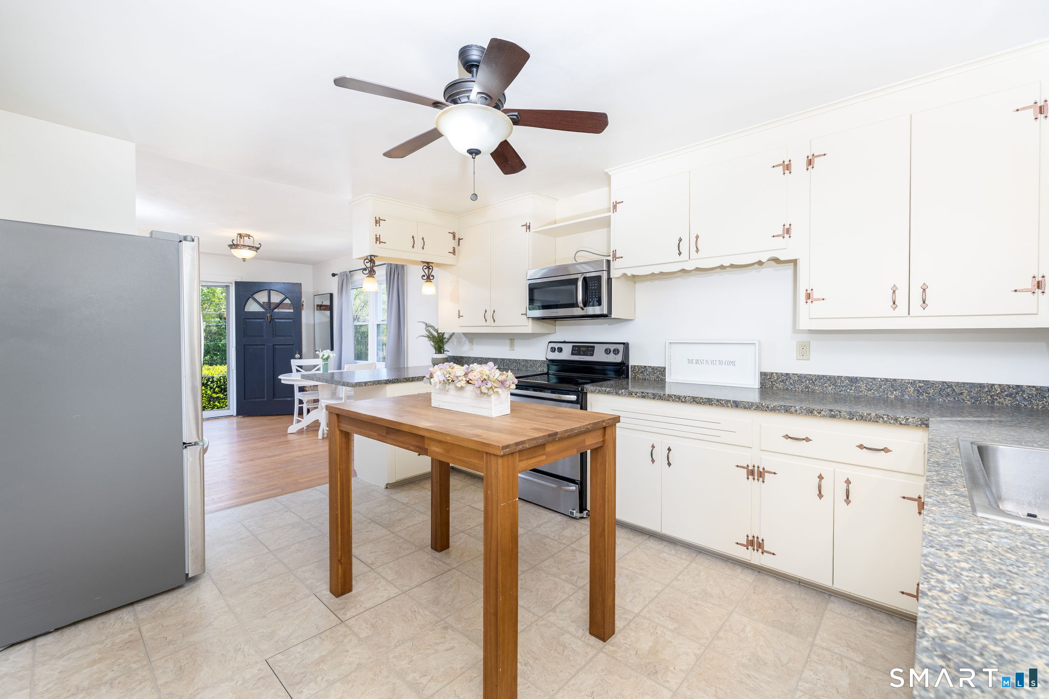 2 Charles Street New London CT 06320