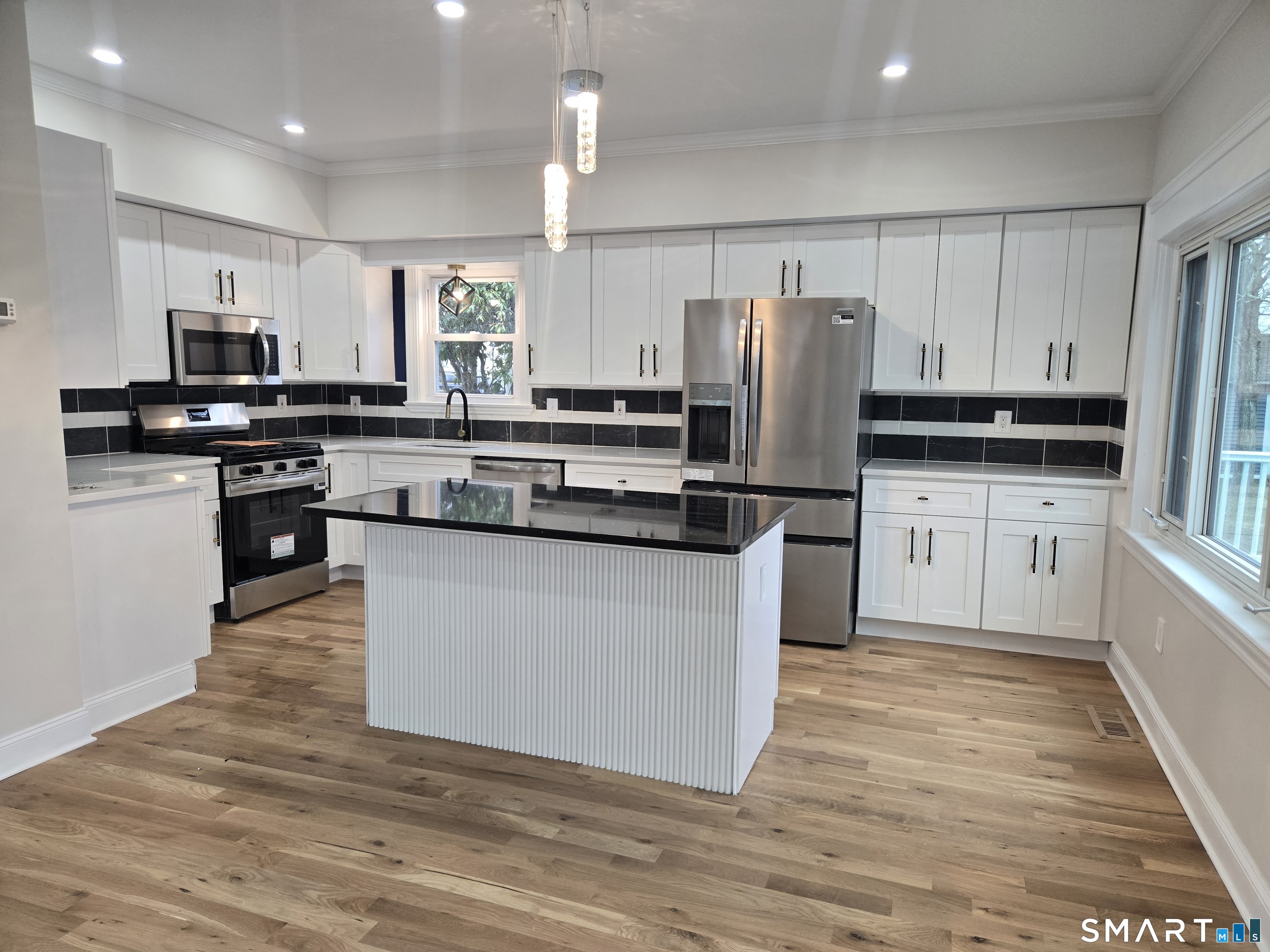 8 Pine Street Norwich CT 06360
