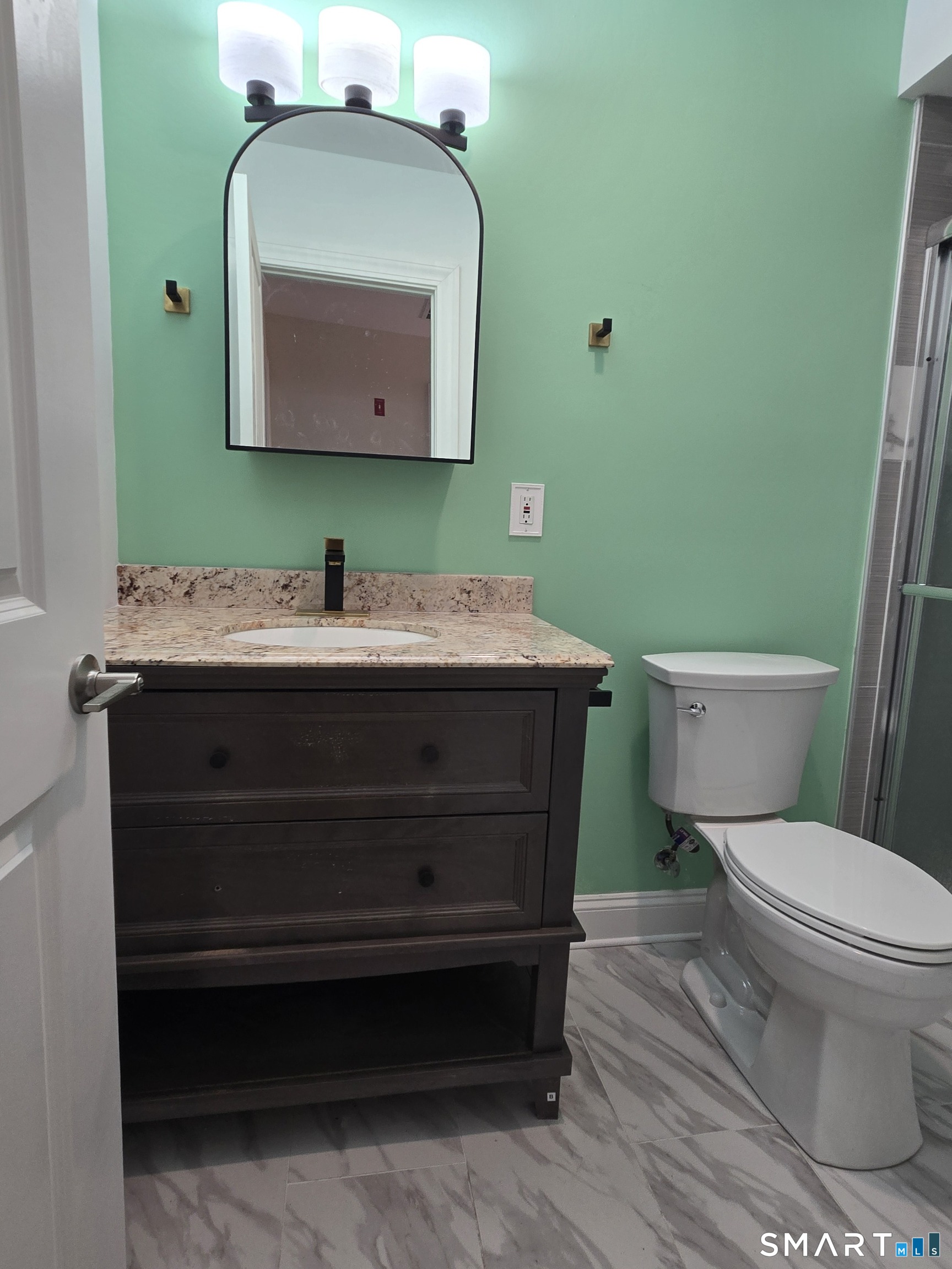 8 Pine Street Norwich CT 06360